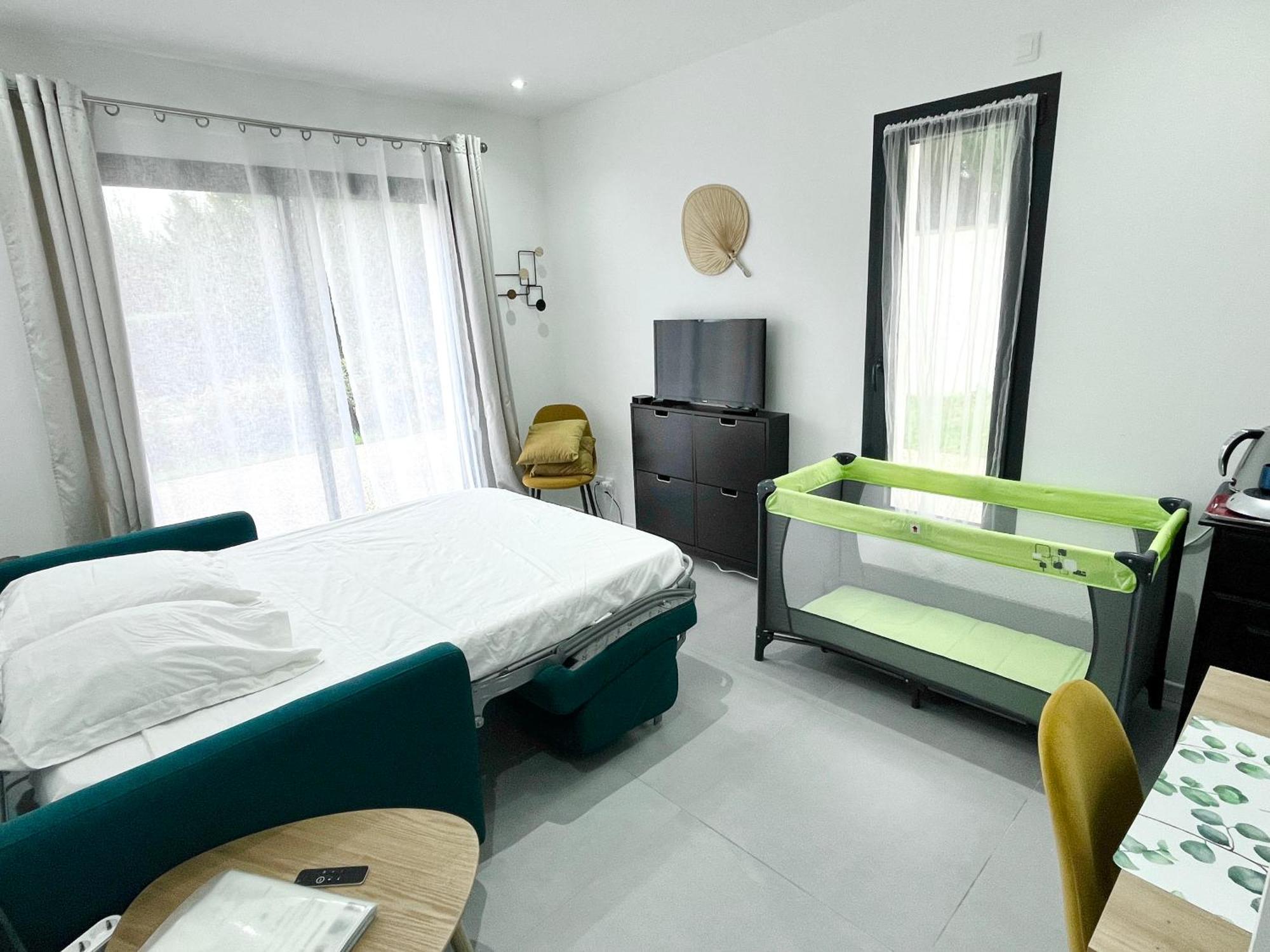 Chambre Independante Rdc Avec Sdb, Wc Et Parking Шабре-ле-Тур Экстерьер фото